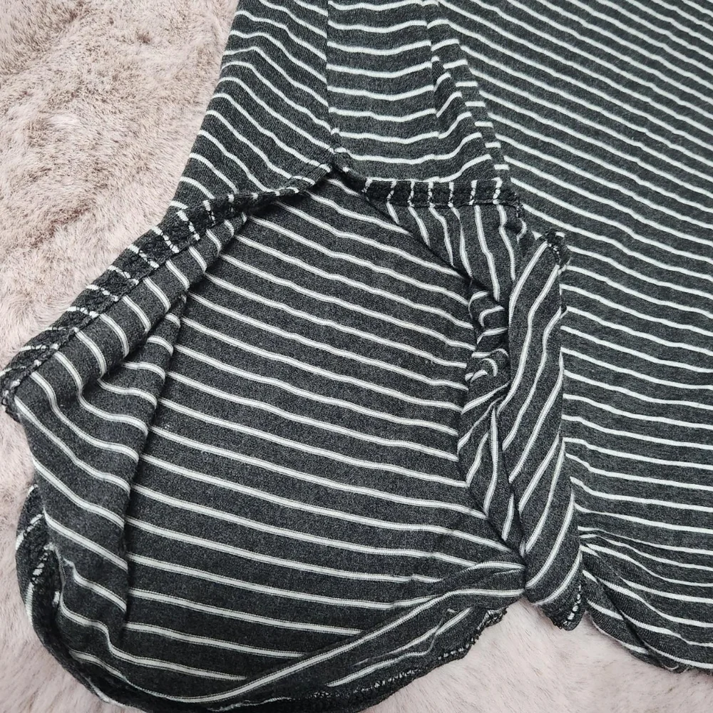 Black and White Stripped Dress - Picture 2 of 3